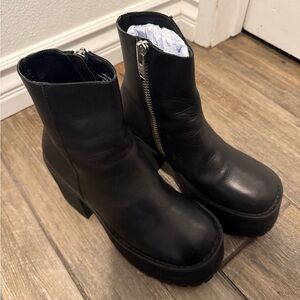 Unif Bonnie Boot - 7. Black zipper platform boots
